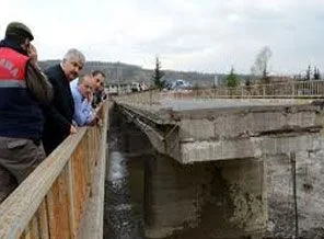 Bataklığa düşen kişi kurtarıldı