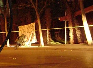 Bomba alarmına geçen polis mahalleyi ablukaya aldı