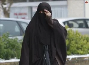 Çarşaf kılığındaki hırsızları bulana ödül