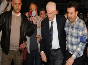 Çevik Bir ile ilgili şok iddia