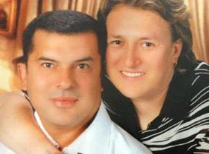 Chat yaparken yakaladığı eşini öldürdü