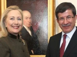 Clinton, Davutoğlu'nu aradı