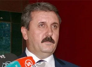 Destici: Darbeciler vatana ihanetten yargılanmalı