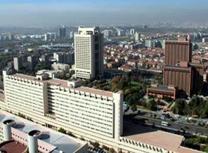Devlet kendi binasında kiracı olacak