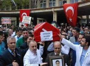 Doktorlardan iş bırakma eylemi