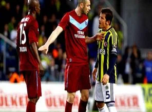 Emre'yi başkan kurtardı