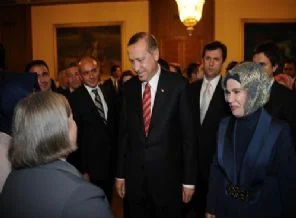 Erdoğan eşiyle ilk kez resepsiyonda
