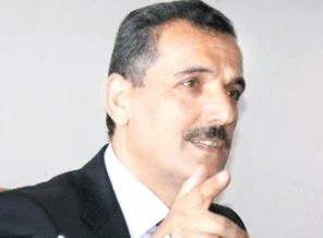 Eşin başını açsın, seni vali yaparız!