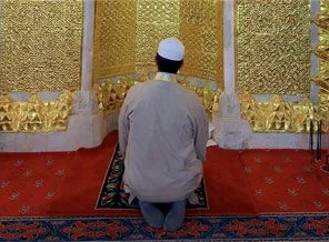 Fransa Türk imamını sınırdışı ediyor