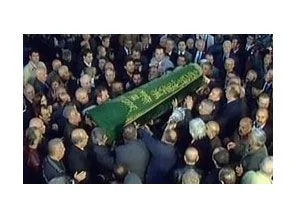 Haberal, annesinin cenaze törenine katıldı