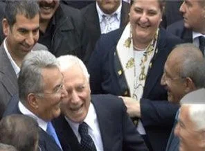 Haberal, annesinin cenazesinde kahkahalar attı