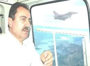Helikopter havadayken, 4 savaş uçağı bölgedeydi