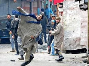 Hindistan'dan Keşmir'e yeni çeki düzen