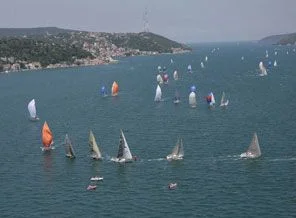 İstanbul Boğazı renkleniyor