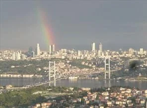 İstanbul gökkuşağı ile uyandı