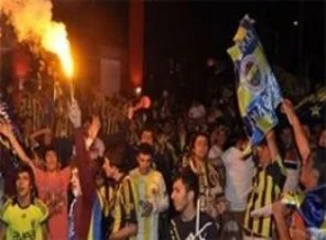Kadıköy'de tabutlu kutlama!