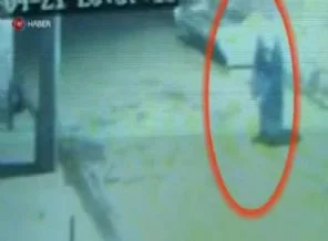 Kadın kılığındaki terörist dershaneyi taradı