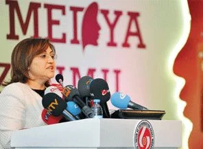 Kadın, üçüncü sayfa haberi ve kapak güzeli olmaktan çıksın