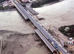 Köprü faciası için soruşturma başlatıldı