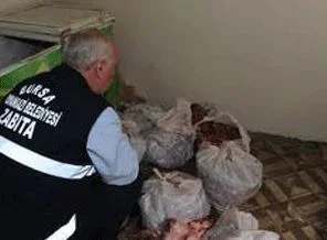 Lokanta'da 300 kilo at eti ele geçirildi
