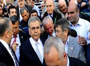Mahkeme kararını yuhaladılar