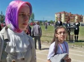 Malkara'daki 23 Nisan töreninde 'Türban' görüldü