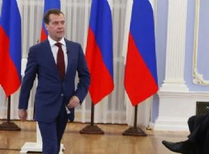 Medvedev, Birleşik Rusya'ya başkanlık teklifini kabul etti