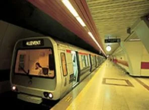 Metro'da korkulu saatler
