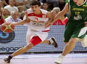 Milliler İtalya'yı rahat geçti
