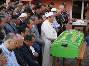 Minibüsten çıkarılanlar toprağa verildi