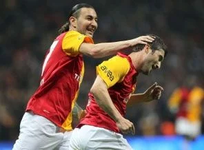 Necati ve Sabri iki yıl daha Cim-Bom'da!
