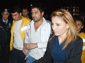 Neden küpe takıyosun diyip bıçakladılar