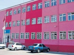 Okuldaki skandala ödül gibi ceza