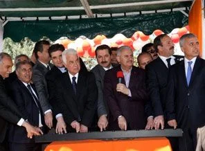 Önemli olan gönüllere yol yapmak