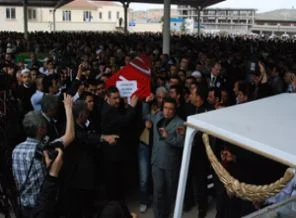 Op. Dr. Ersin Arslan, toprağa verildi