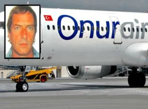 Pilot uçaktan düştü, öldü