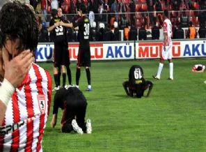 Samsunspor'a şok üstüne şok