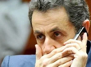 Sarkozy'den Kaddafi iddialarına sert tepki