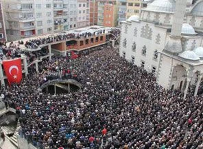 Şehitler dualarla uğurlandı
