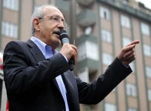 'Sen kimsin? Sanattan ne anlarsın sen?'