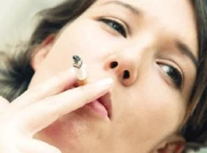 Sigara kız çocuklarını daha fazla etkiliyor
