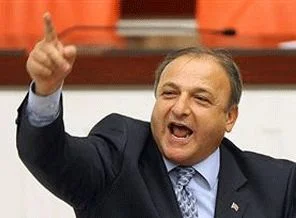 Soğuk havada böyle üşütürler adamı!