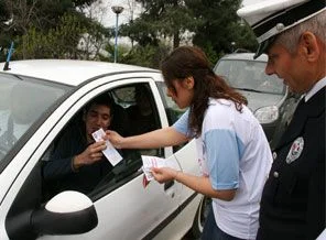 Sürücüler ceza yerine fındık yedi