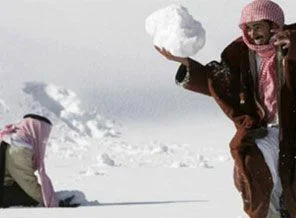 Suudi Arabistan'a kar yağdı