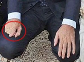 Tahiyatta işaret parmağı kaldırılır mı ?