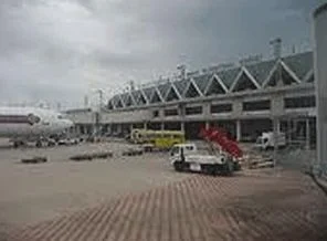 Tayland'da tsunami uyarısı verilince Phuket havaalanı kapatıldı
