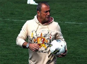 Terim'den, Melo ve Riera'ya af çıktı