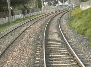 Trenin altında kalarak,iki ayağını kaybetti