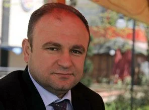 Üniformamı yeniden giymeyi isterim!