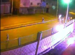 Vanlı depremzedeleri molotofla yakmaya çalıştılar